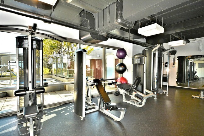 Building Photo - 65 E Monroe St