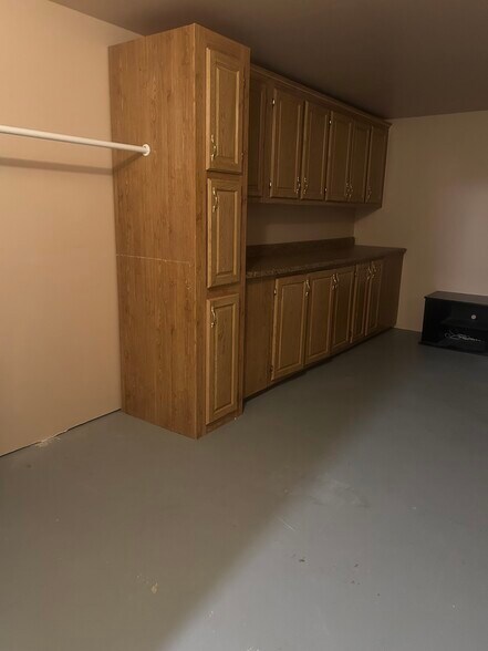 Storage area lower level - 3716 Decathlon Pky
