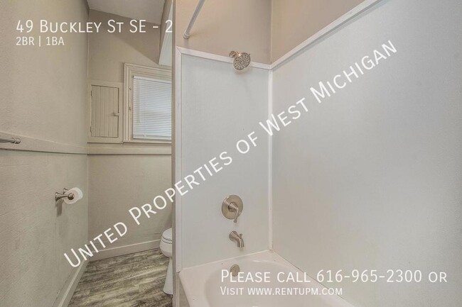 Building Photo - Available Now | 2 Bed, 1 Bath Upper Level ...