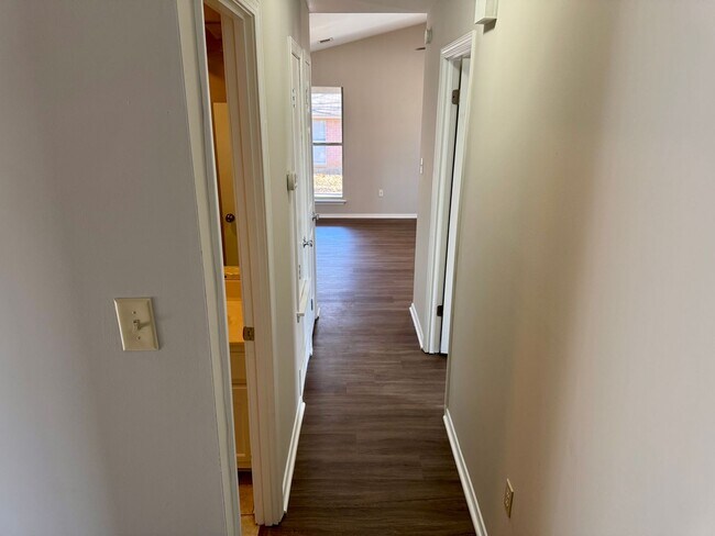 Building Photo - 4289 Brighton Dr