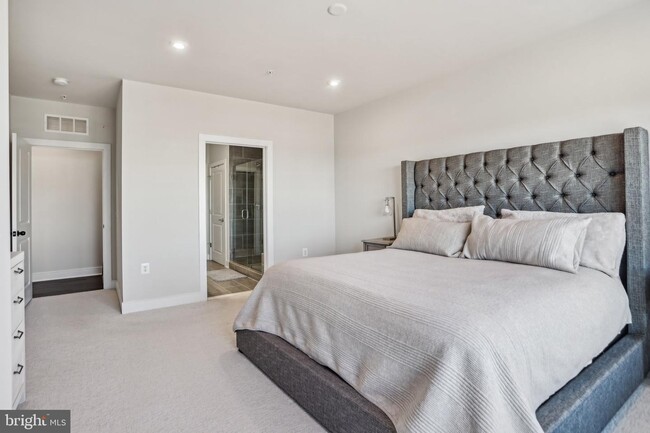 Building Photo - 100 St Ives Pl