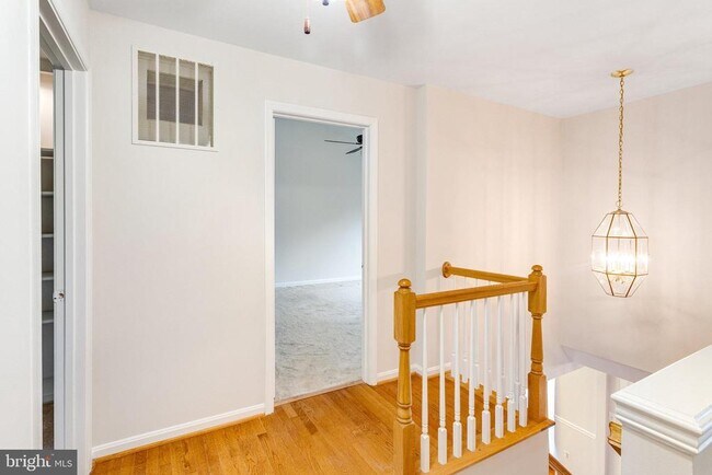 Building Photo - 15385 Bevanwood Dr