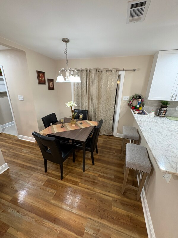 Building Photo - 1216 Hymelia Ave