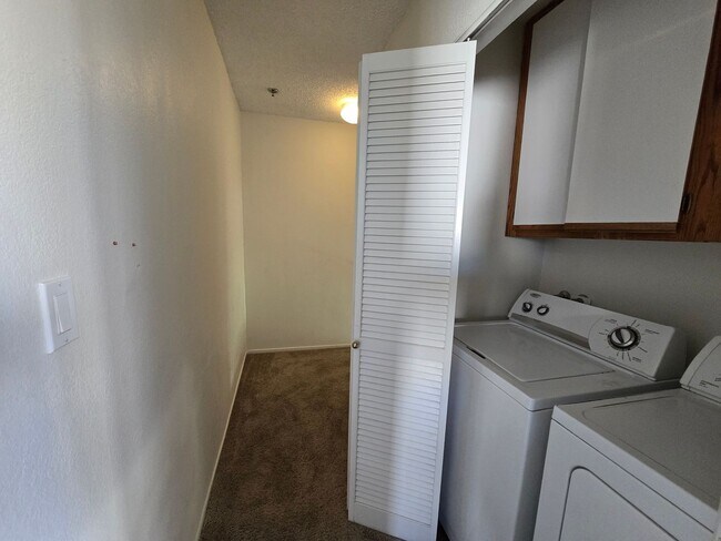 Building Photo - 44500 15th St E