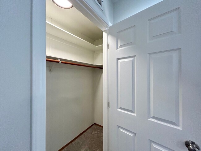 Building Photo - Freshly Updated 3 Bedroom Home with Garage, Fenced Yard & Covered Patio!