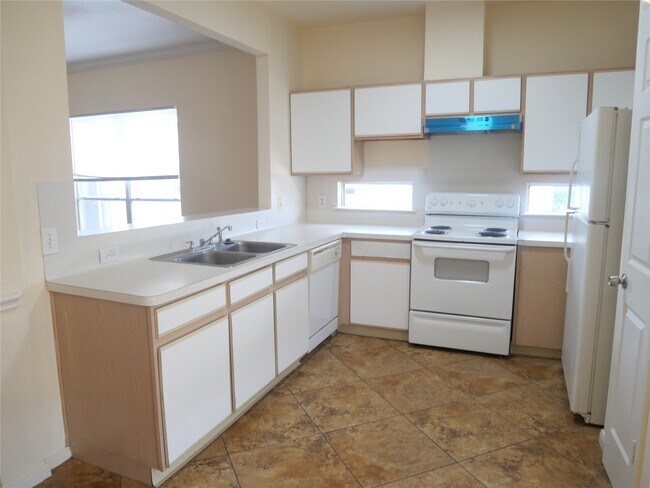 Building Photo - 6289 Wilcrest Dr