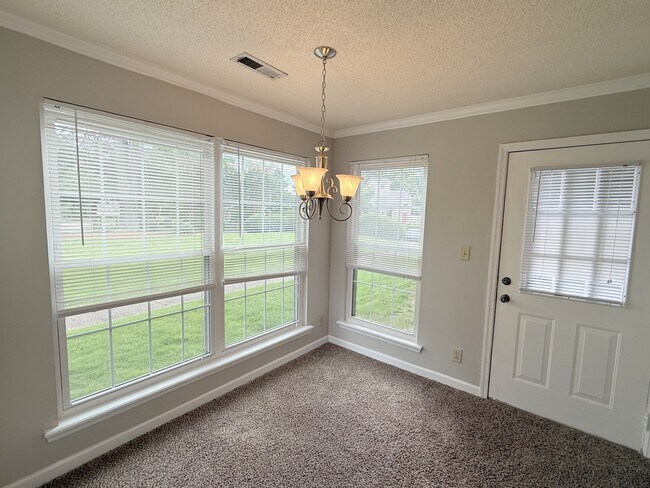 Building Photo - 1002 Stones Throw Dr NW