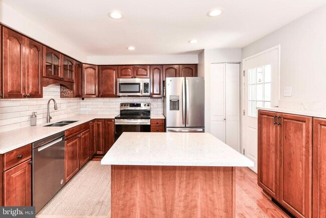 Building Photo - 261 Gundry Dr