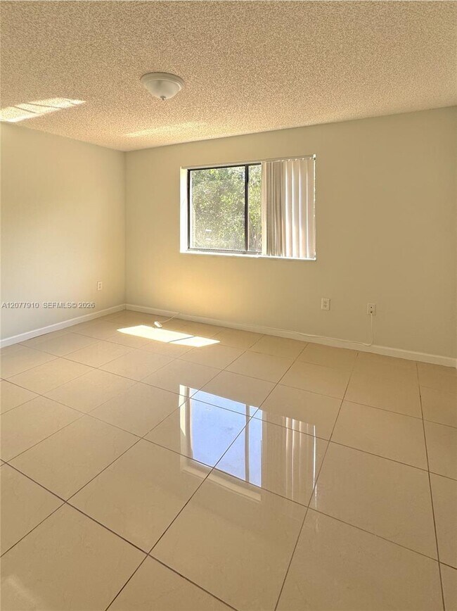Building Photo - 3280 Coral Lake Ln