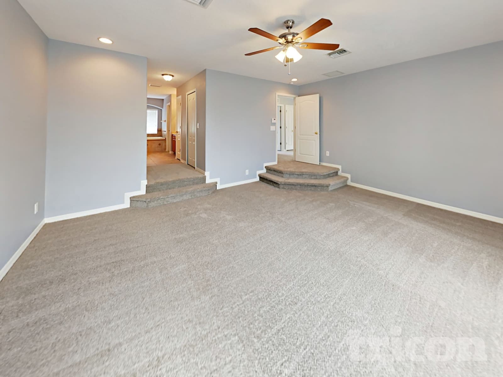 Building Photo - 9540 Baton Rouge Ln