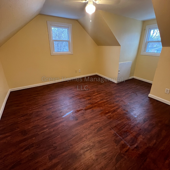 Bedroom 4 - Upper floor - 1235 Walker Ave