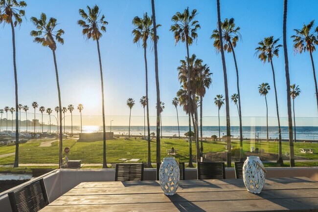 Building Photo - Stunning, Luxury La Jolla Shores Location with Panoramic Ocean Views!!