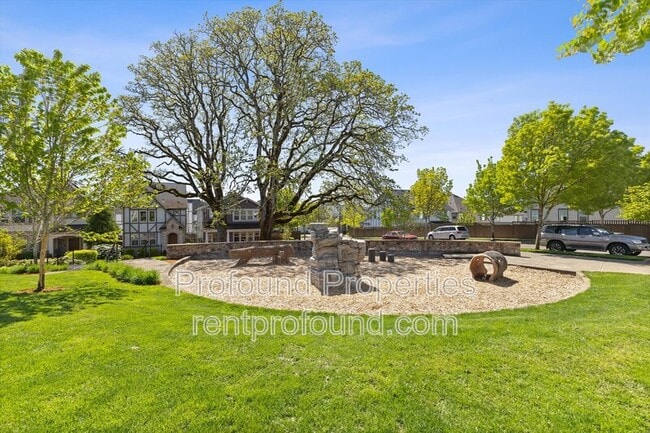 Building Photo - 13086 SW Aubergine Ter