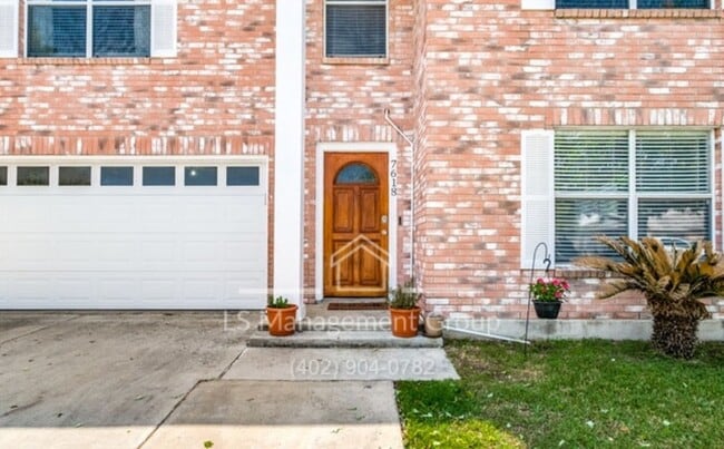 Building Photo - 7618 Van Ness Dr