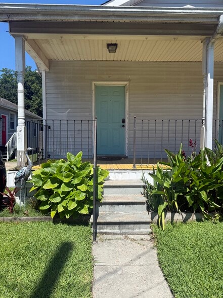 Building Photo - 844 Lebeau St