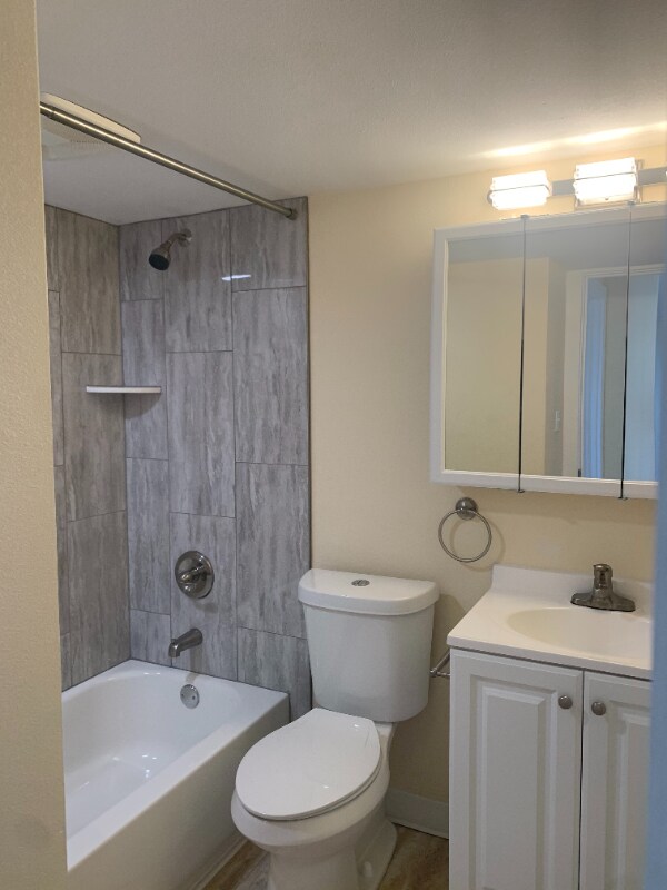 Building Photo - 921 Green Star Dr