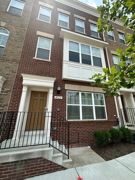 Building Photo - 4727 Cherokee St