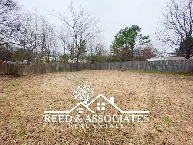 Building Photo - Just Minutes Away from Oakland Elementary School!!!