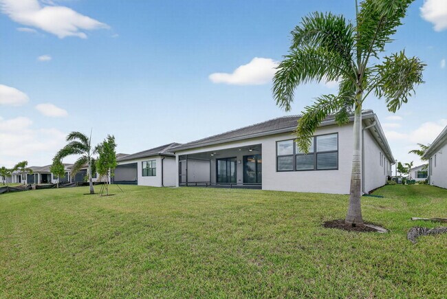 Building Photo - 12347 SW Compass Pt Dr