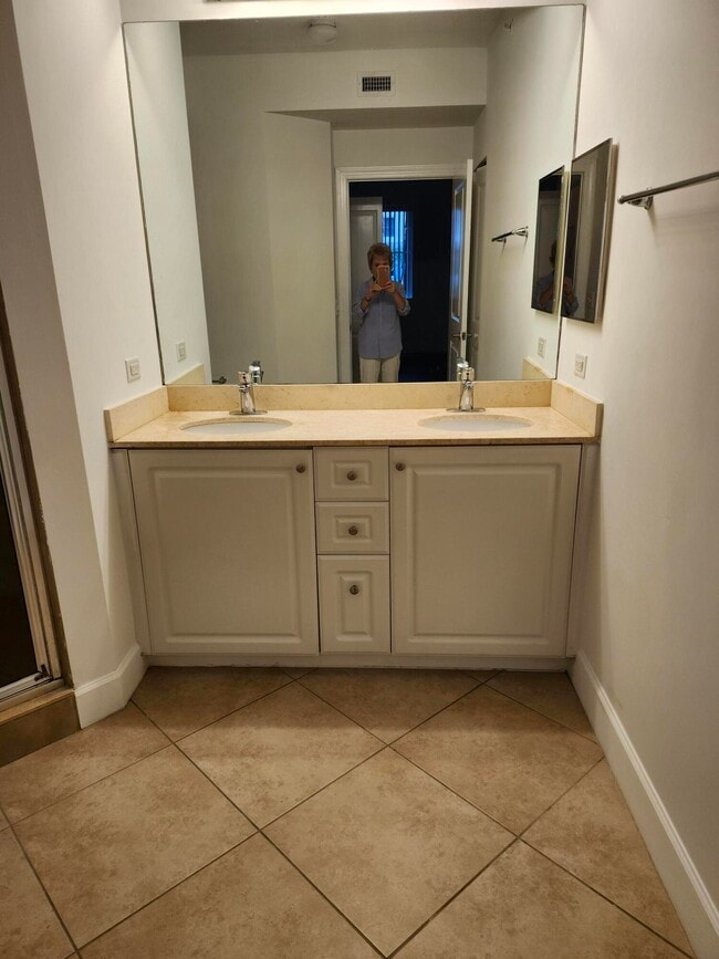 Building Photo - 1660 Renaissance Commons Blvd