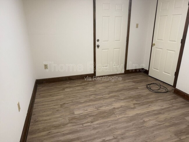 Building Photo - 1254 Thorpe Rd