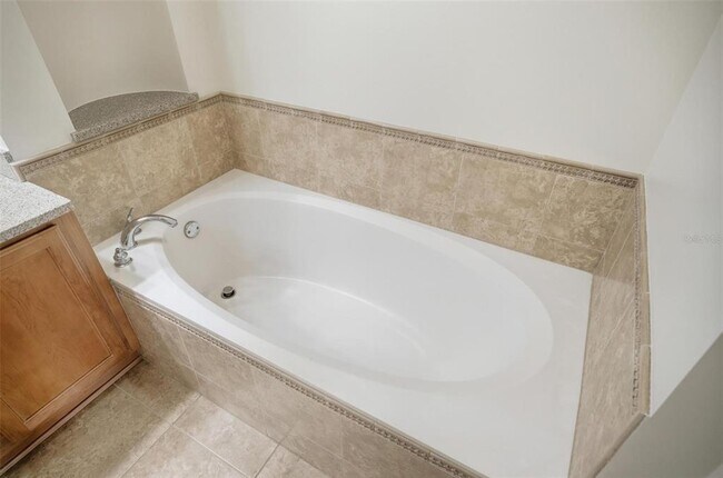 Building Photo - 102 Yacht Harbor Dr