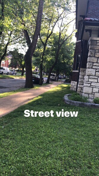 Building Photo - 2641 S Kingshighway Blvd