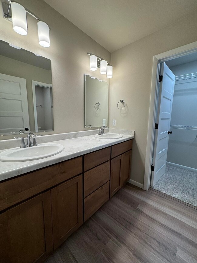 Building Photo - 2175 Autumn Lake Parkway