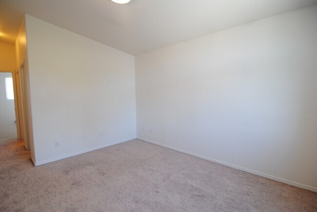 Building Photo - 1386 Brown St