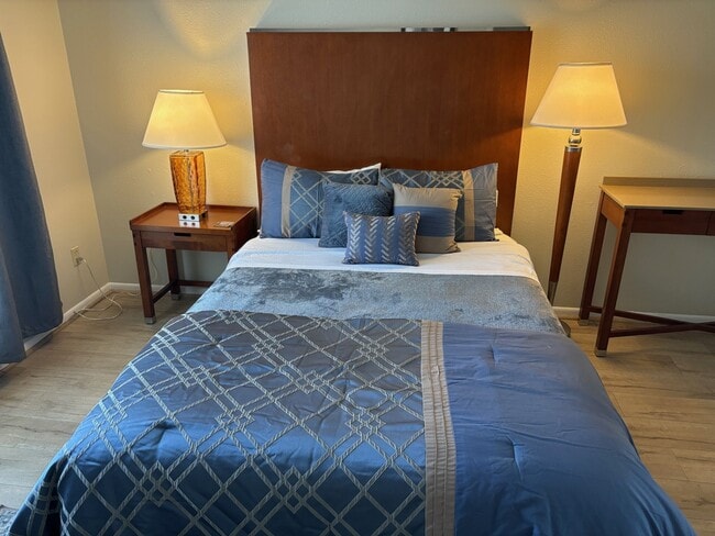 Building Photo - 8433 Hearth Dr