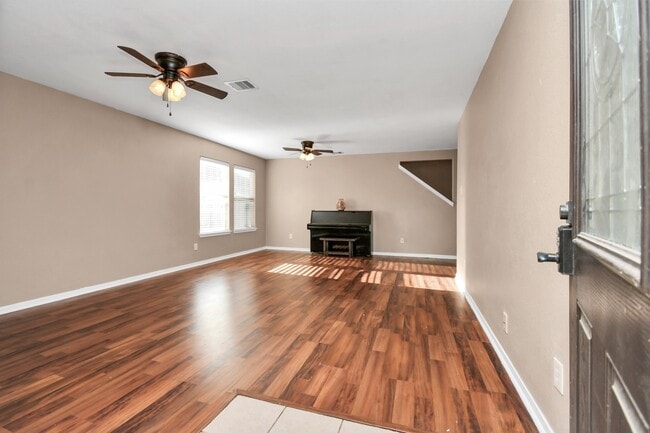 Building Photo - 1118 Desert Palms Ln