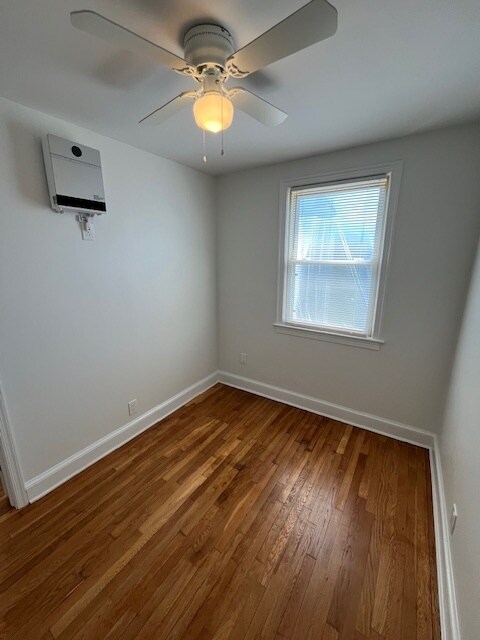 Building Photo - 3930 10th St NE