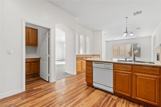 Building Photo - 6121 Broccoli St