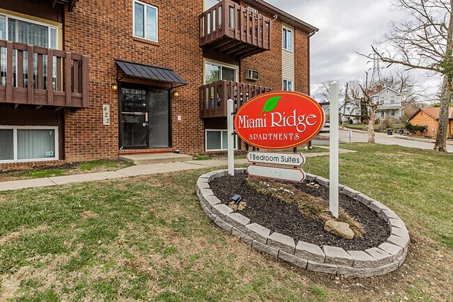 Building Photo - 422-424 S Miami Ave