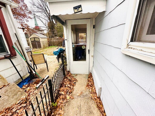 Building Photo - 234 Franklin St