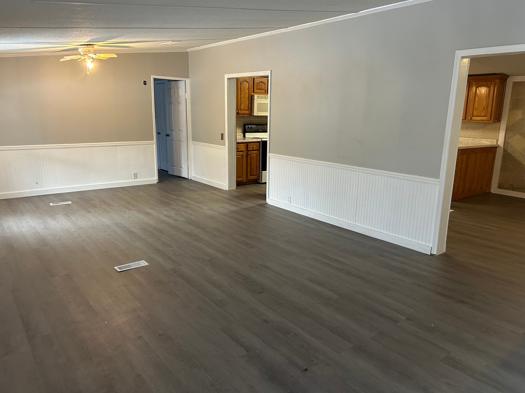 Living Room - 503 Vanzant Rd