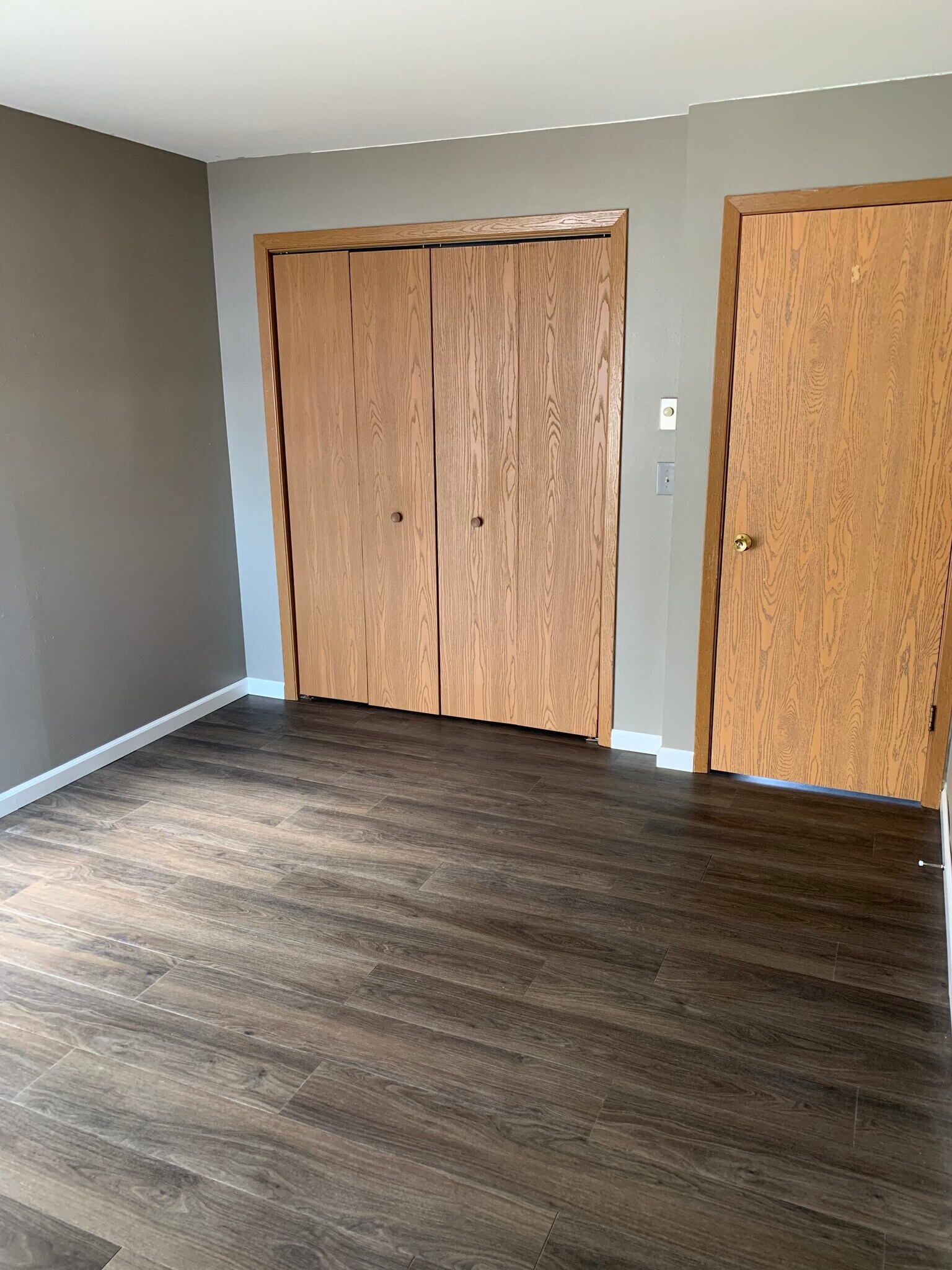 Building Photo - 930 Iowa Ave