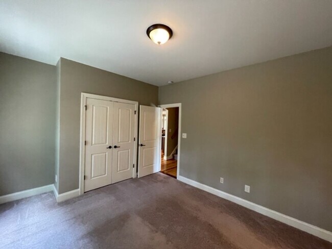 Building Photo - 3725 Nether Ridge Rd