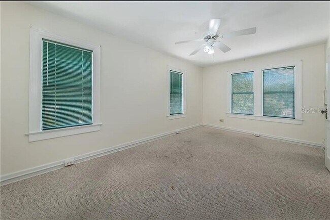 Building Photo - 638 E Tarpon Ave