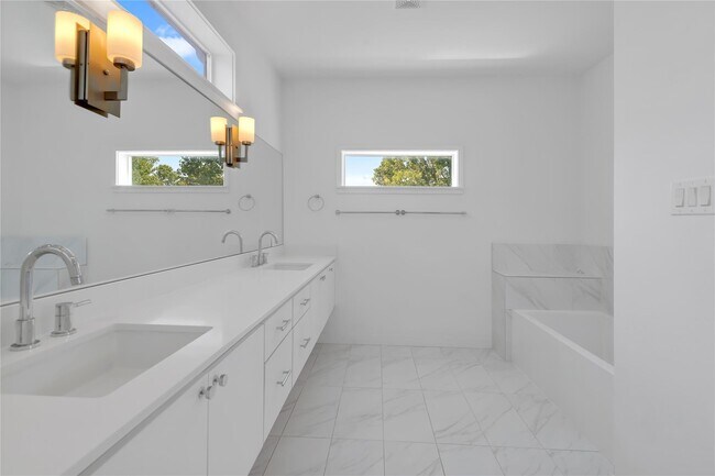 Building Photo - 4915 Flitwick Ct