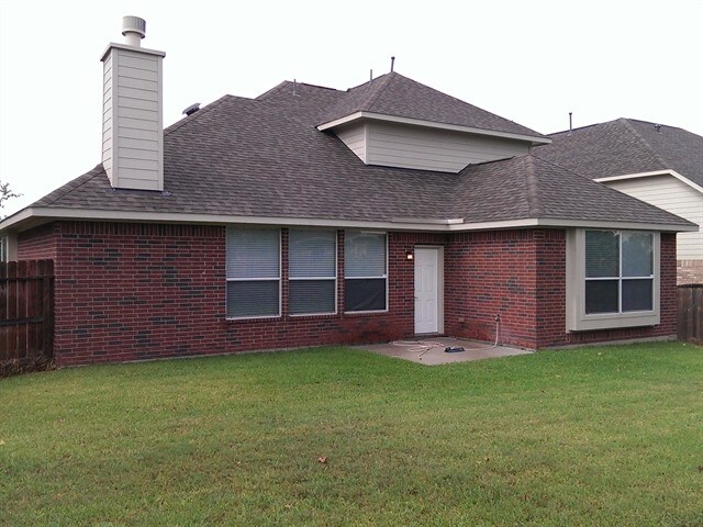 Building Photo - 25118 Auburn Terrace Dr