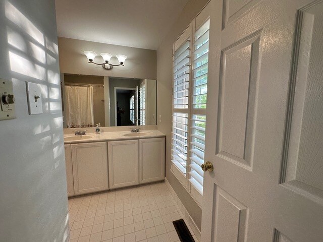 Primary Bathroom - 155 Weybridge Dr