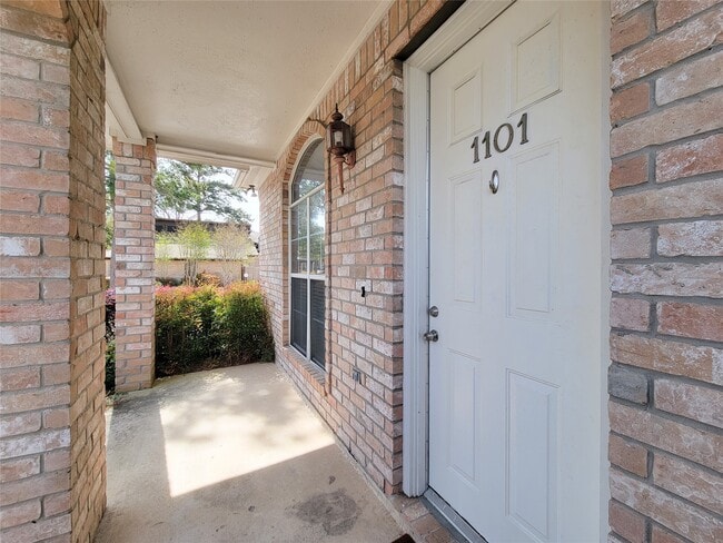 Building Photo - 12755 Mill Ridge Dr