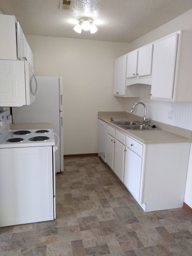 Building Photo - 640 S 4th St