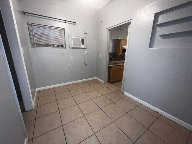 Building Photo - 8362 Cristobal Cir