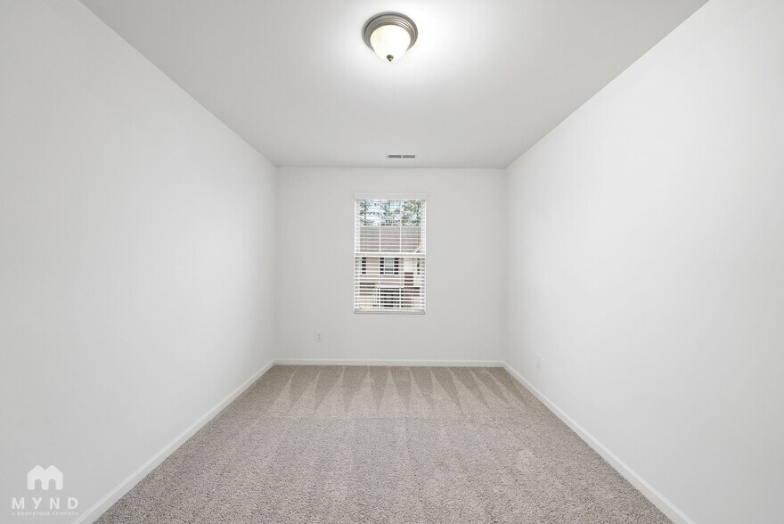 Building Photo - 1038 Grand Ridge Dr