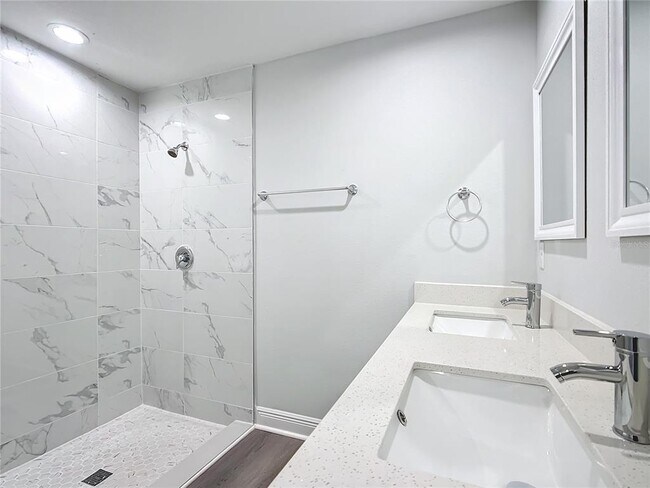 Building Photo - 13609 Markhan St