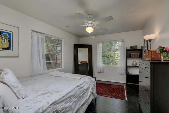 Building Photo - 1428 S Oakley Pl