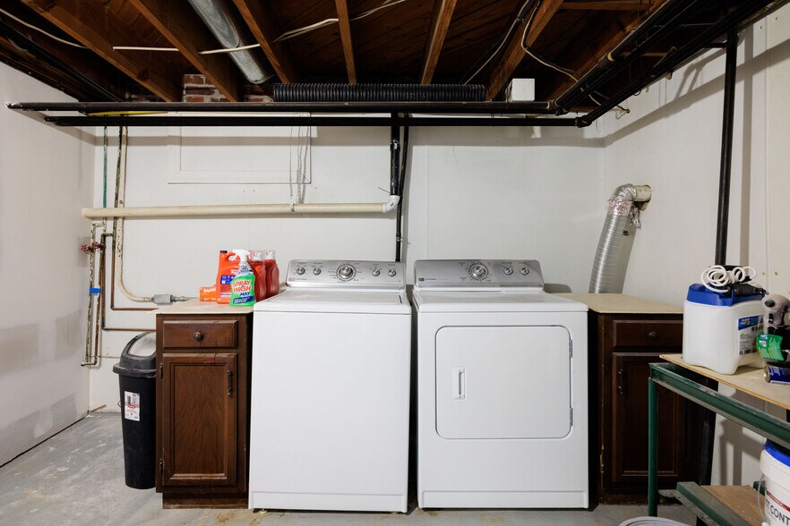 Building Photo - 7218 Monument Ave