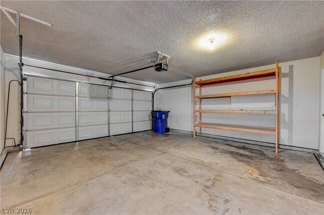 Building Photo - 6632 Wheelbarrow Peak Dr